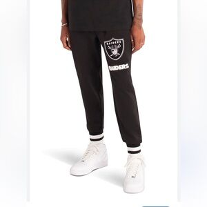 NWT LAS VEGAS RAIDERS MEN'S
LOGO SELECT BLACK JOGGER...